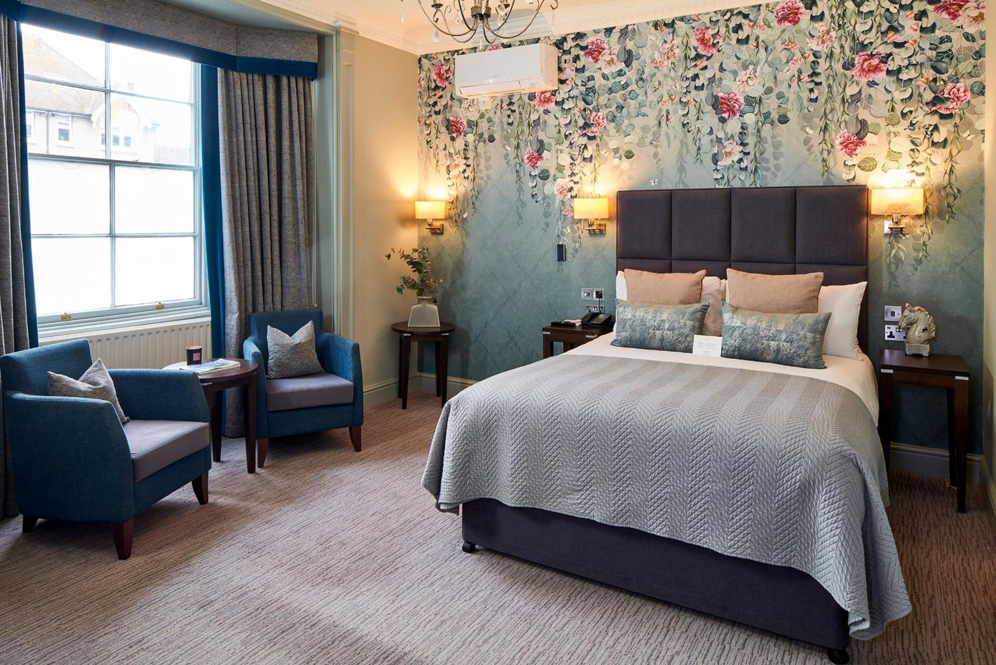 Mandolay Hotel Guildford Esterno foto