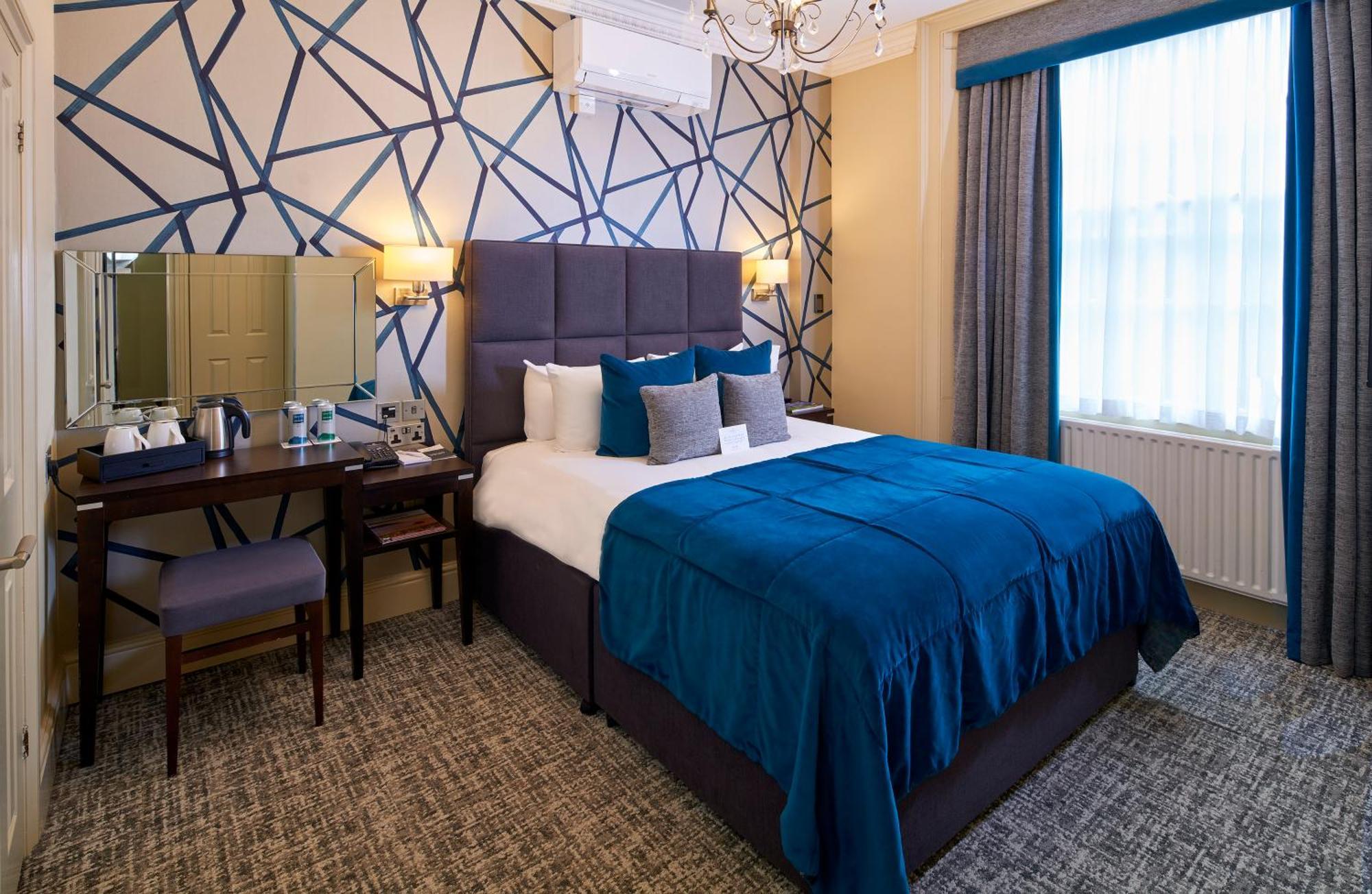 Mandolay Hotel Guildford Esterno foto