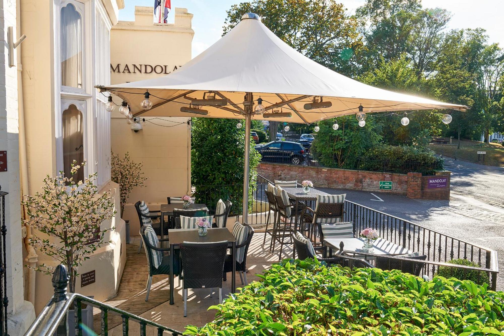 Mandolay Hotel Guildford Esterno foto