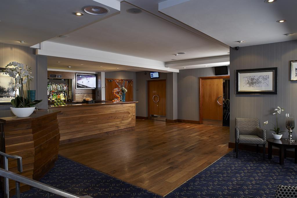 Mandolay Hotel Guildford Esterno foto